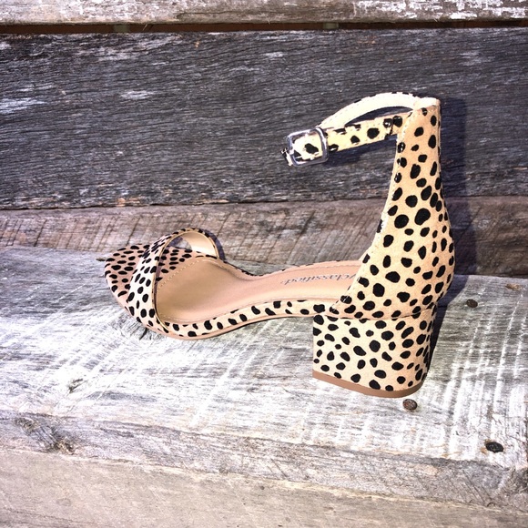 Cute Animal Print Block Heeled Sandals - Picture 3 of 8
